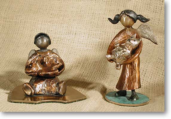 Angelitos, sitting and standing (Contemporary Bronze)